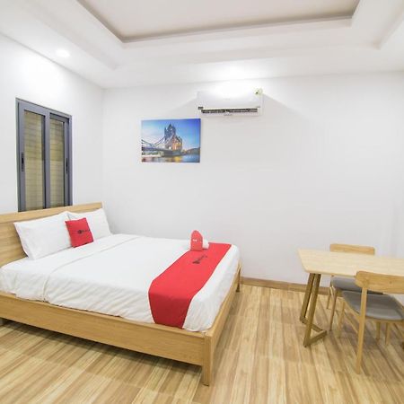 Отель Reddoorz Premium Near E-Town Хошимин Экстерьер фото